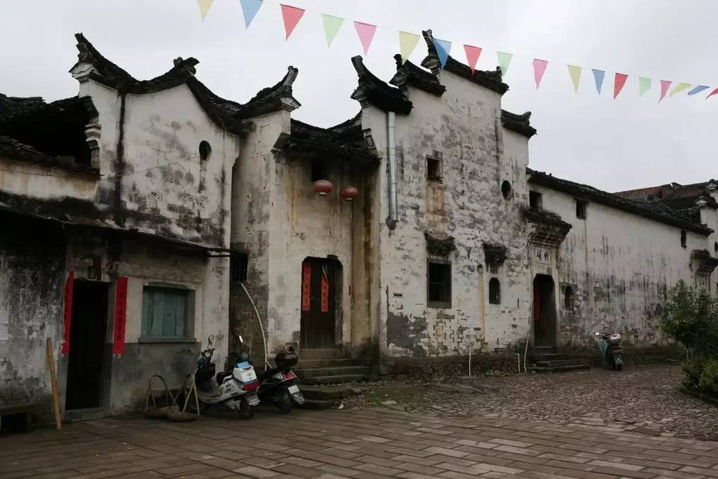 这些古镇就藏在湖北，绵绵阴雨天更具柔情