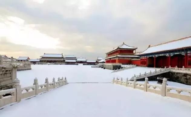 最美中国古建筑：紫禁城下雪了！