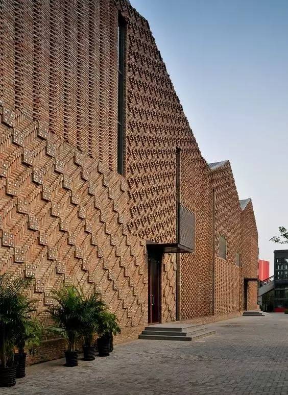 红砖的建筑艺术，每一张红砖墙都可以拿去做红