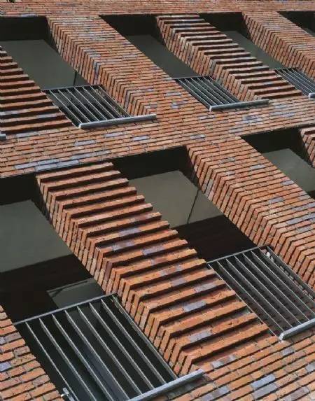 红砖的建筑艺术，每一张红砖墙都可以拿去做红