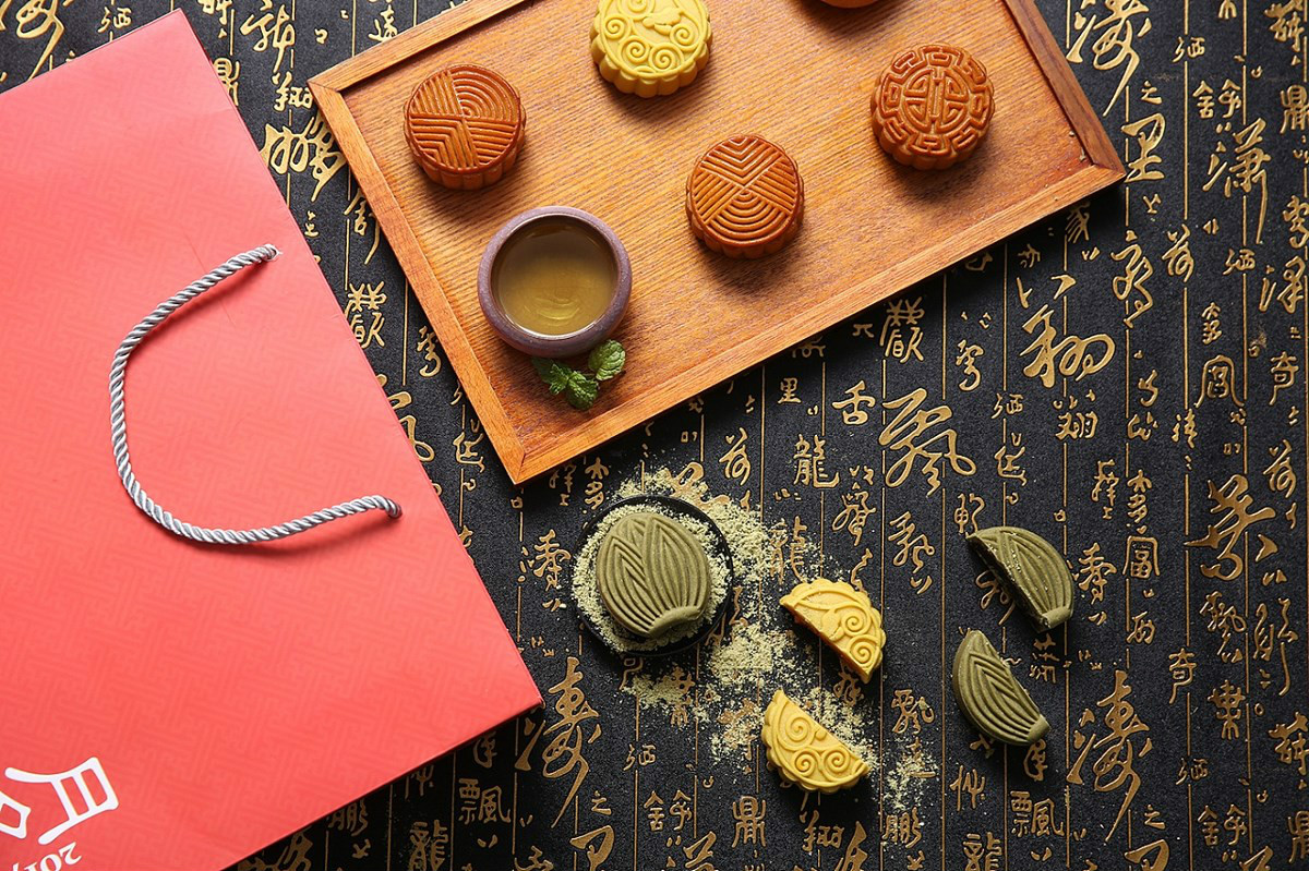 中秋月饼礼盒设计，唯美中国风食品包装设计