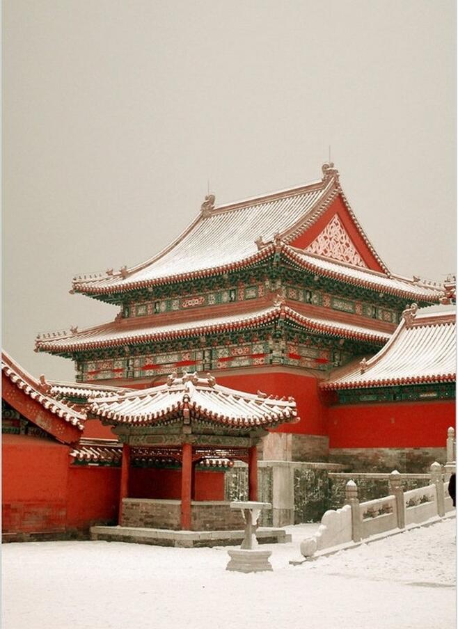 故宫：雪景中的亭台楼阁