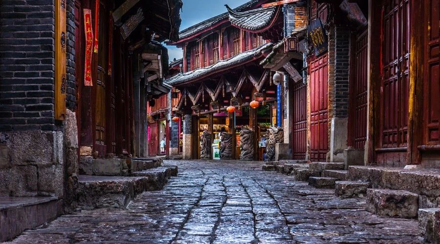 丽江·白马里，千年古城化作最美背景