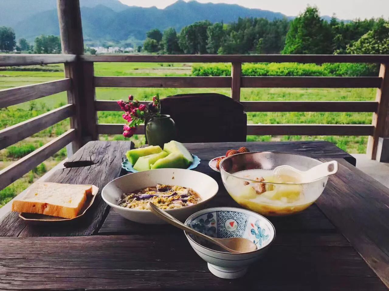 黄山·东田别野，日出而作日落而息的时光野