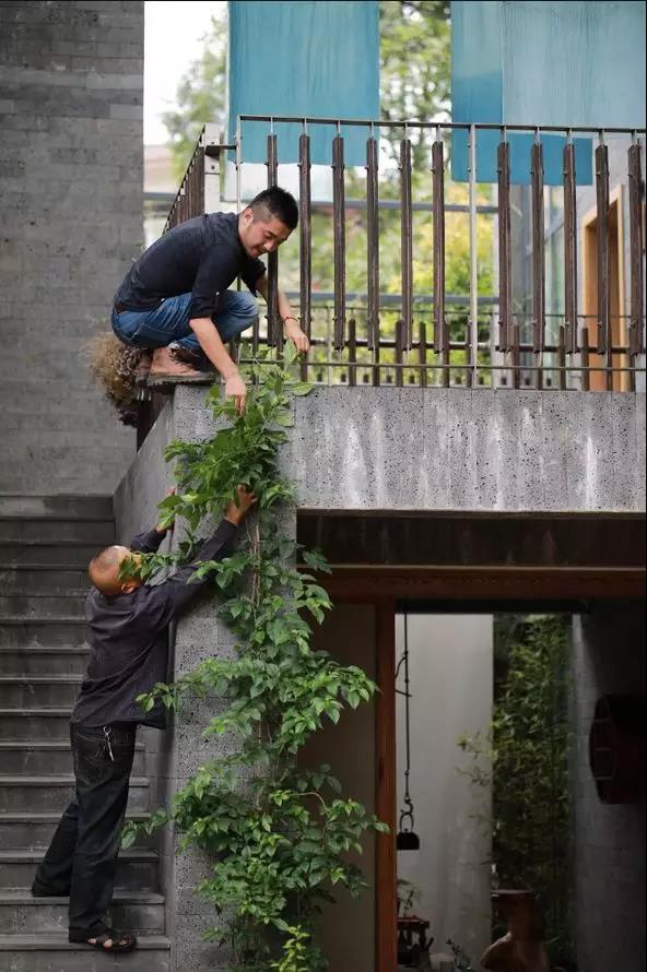 上山上去生活吧，上山上迎你还家！