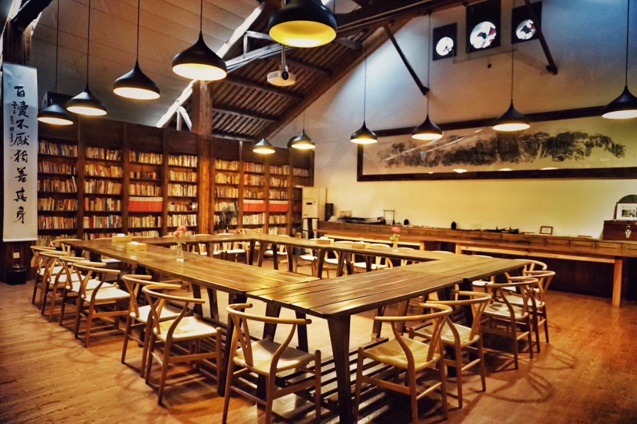 让时光和经历变成一本书：中国首家图书馆民宿