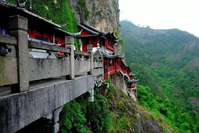 新安江畔谷掌民宿，庄园里享受青山环绕的美景