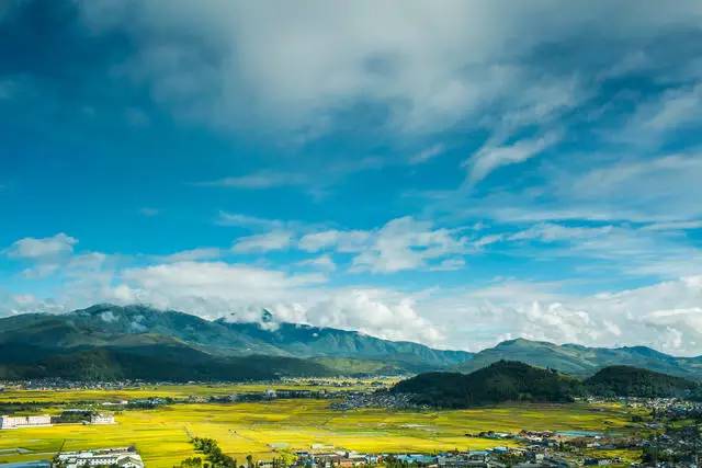 山居秋暝民宿，在大龙井古镇体验民族文化
