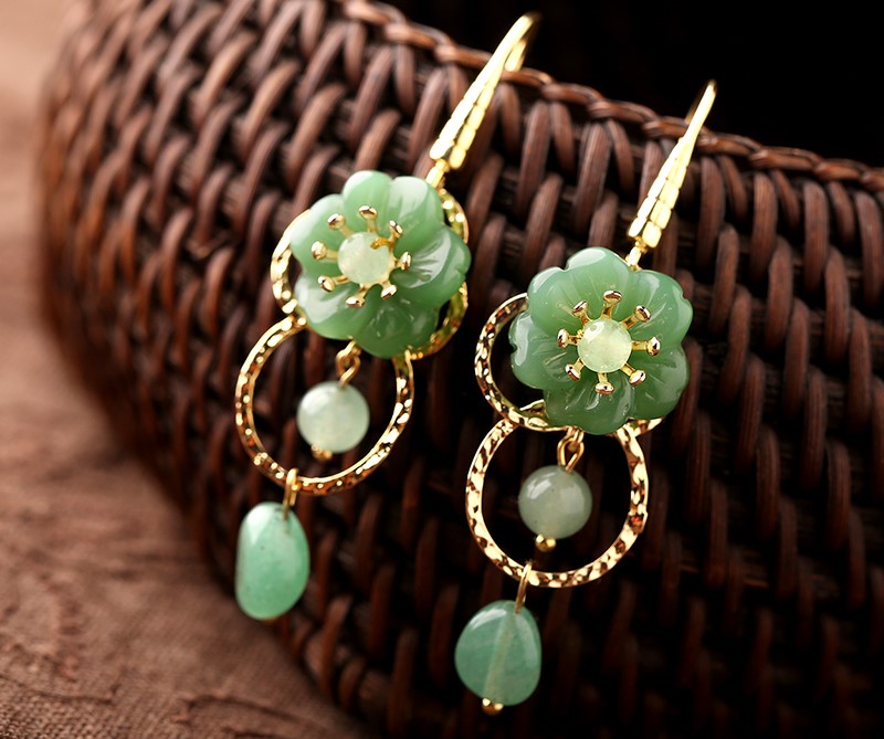 简洁绿色小花耳环，清新淡雅的古风首饰