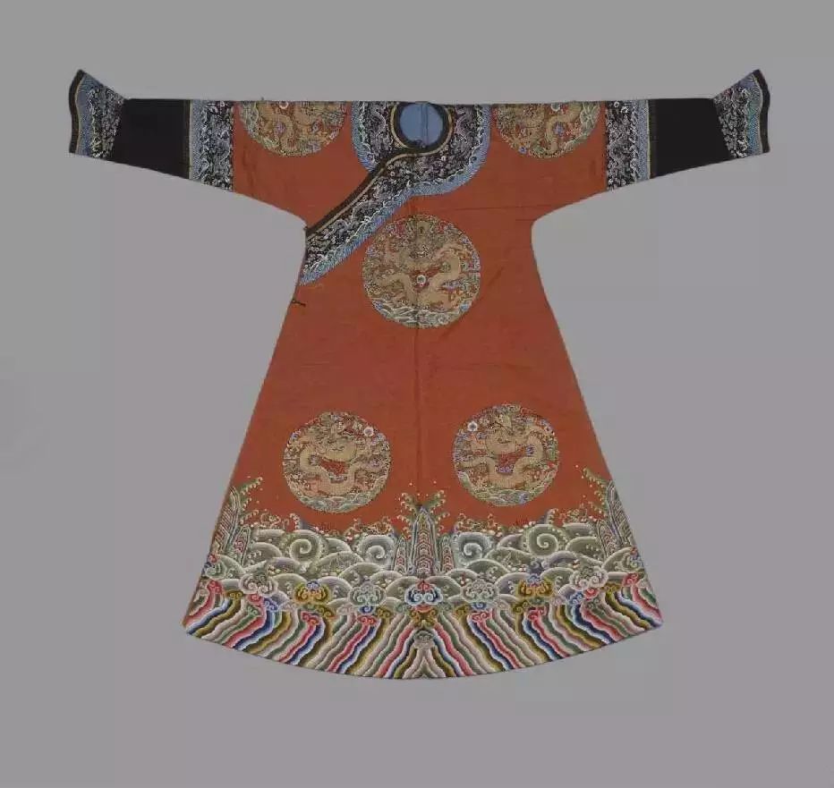 宫中古装的分类：原来皇帝龙袍这么多讲究