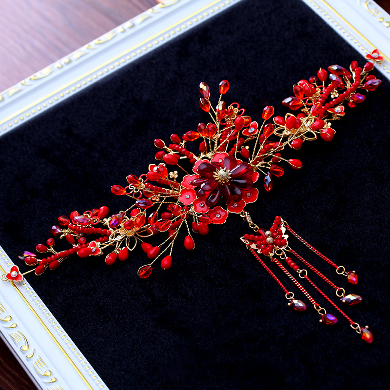 红色中国风头饰，精致唯美新娘头饰图片