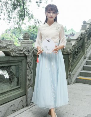 复古中国风广袖长裙，雪纺清新淡雅汉服图片