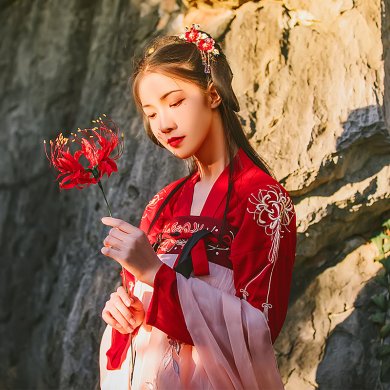 火红彼岸花齐胸襦裙汉服，日常春夏汉服图片