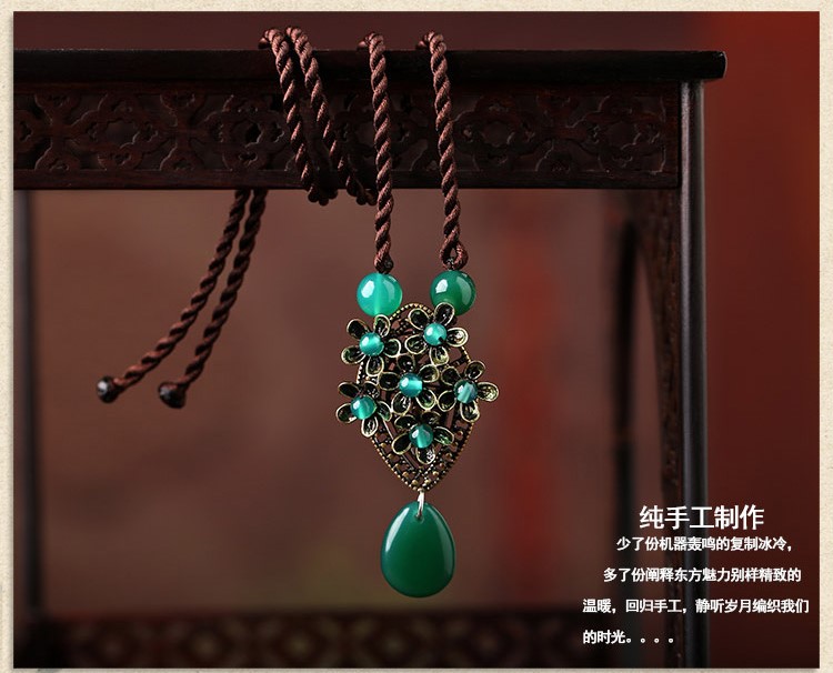 繁花争艳项链：绿色玛瑙锁骨链复古首饰