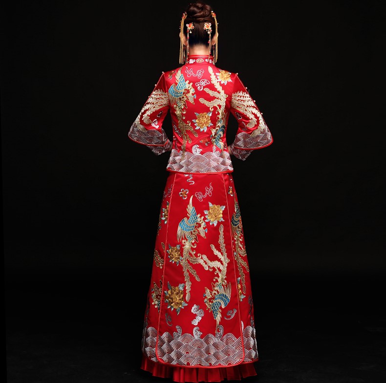 高贵华美中式礼服，秀禾龙凤褂新娘礼服