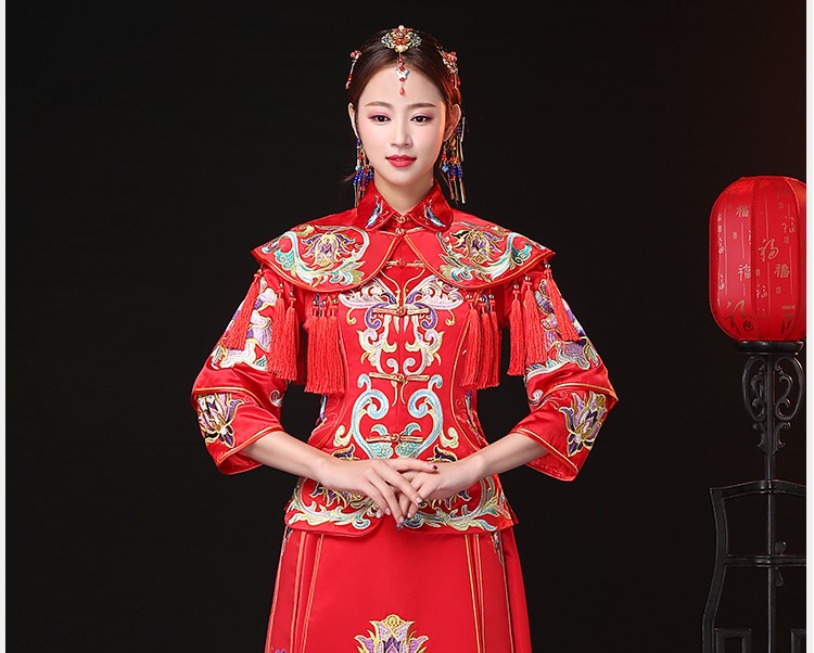 古典中式礼服：蝶舞芬芳韵味新娘礼服