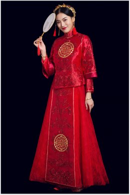 复古时尚中式礼服：盘金刺绣红栀新娘礼服