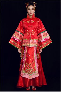 紫韵中式礼服：牡丹花刺绣新娘礼服