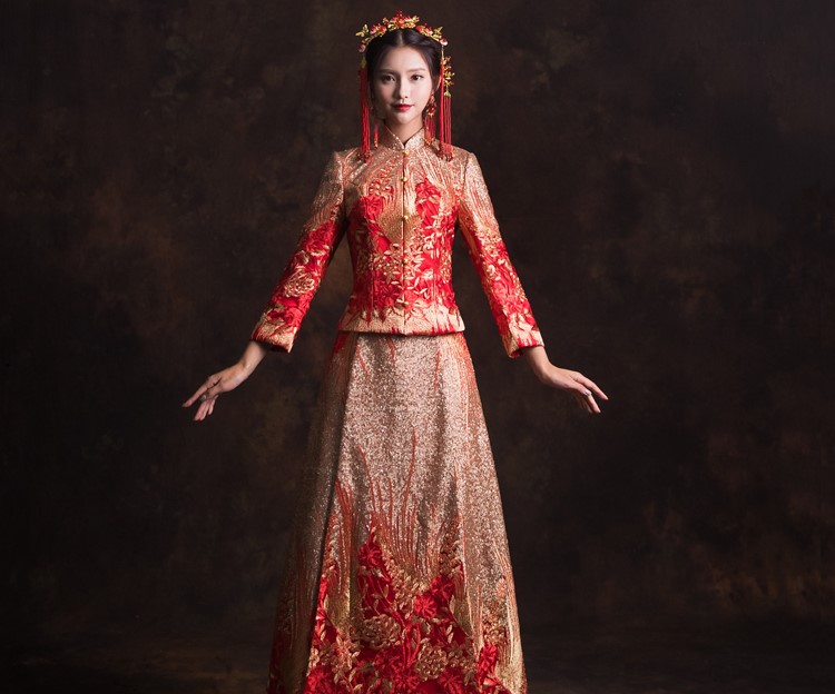 古典新娘结婚礼服，喜悦花朵中式礼服