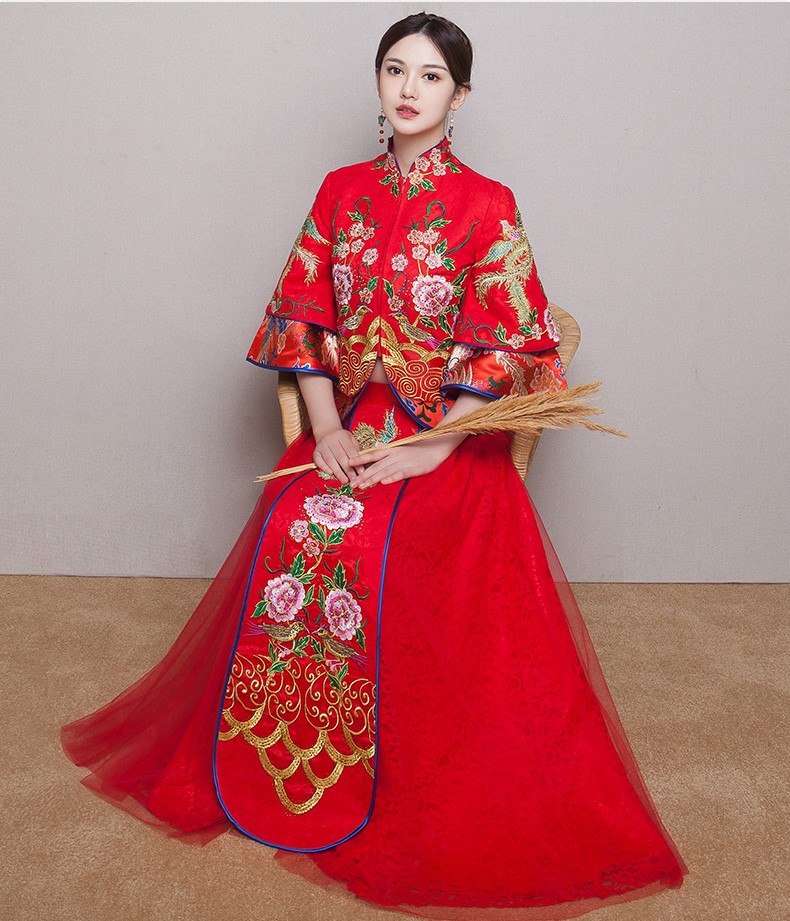 牡丹花刺绣新娘礼服，精致唯美中式礼服