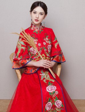 牡丹花刺绣新娘礼服，精致唯美中式礼服