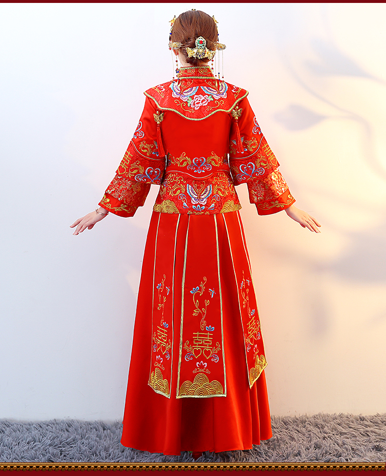 红色复古典雅中式礼服，新娘结婚礼服