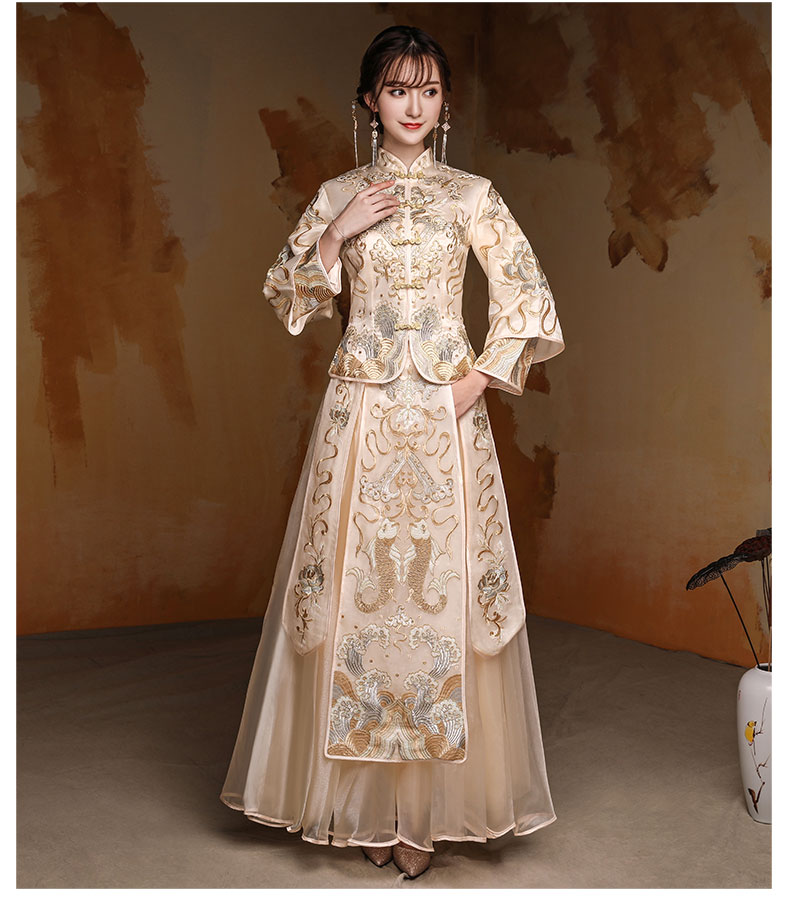 淡黄色中国风中式礼服，新娘结婚礼服