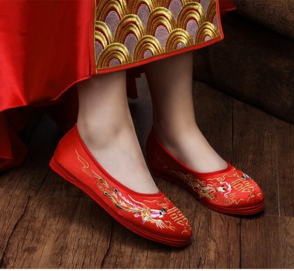 古典中国风绣花鞋，两款刺绣新娘结婚鞋