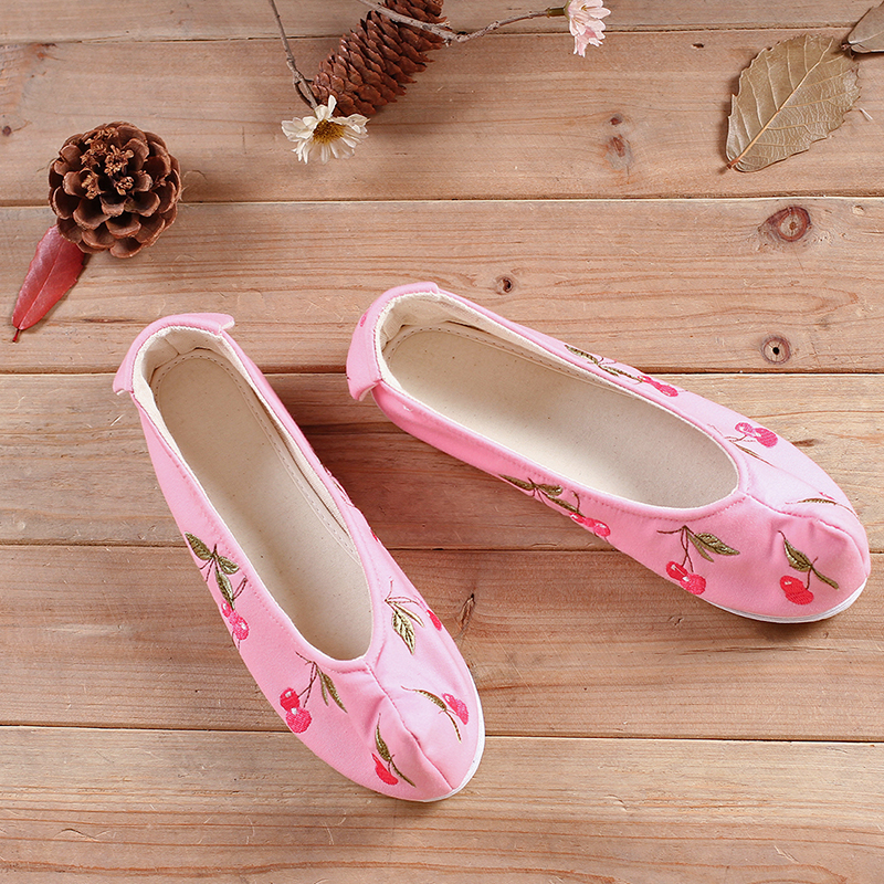 樱桃刺绣可爱翘头鞋，复古传统绣花鞋