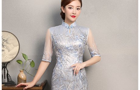 淡蓝色刺绣旗袍，复古中袖旗袍裙