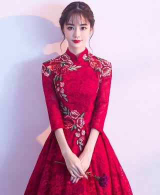 古典蕾丝中式礼服，优雅花朵晚礼服