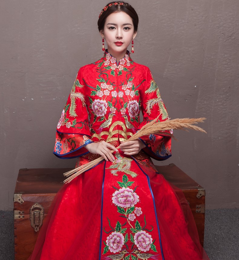 古典韵味中式礼服，新娘结婚礼服