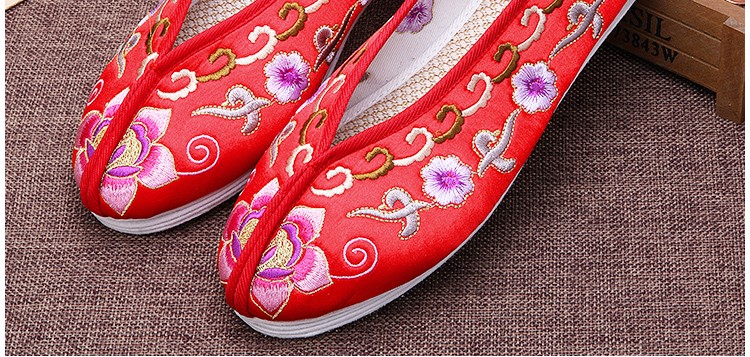 中国风多种颜色老北京民族绣花鞋