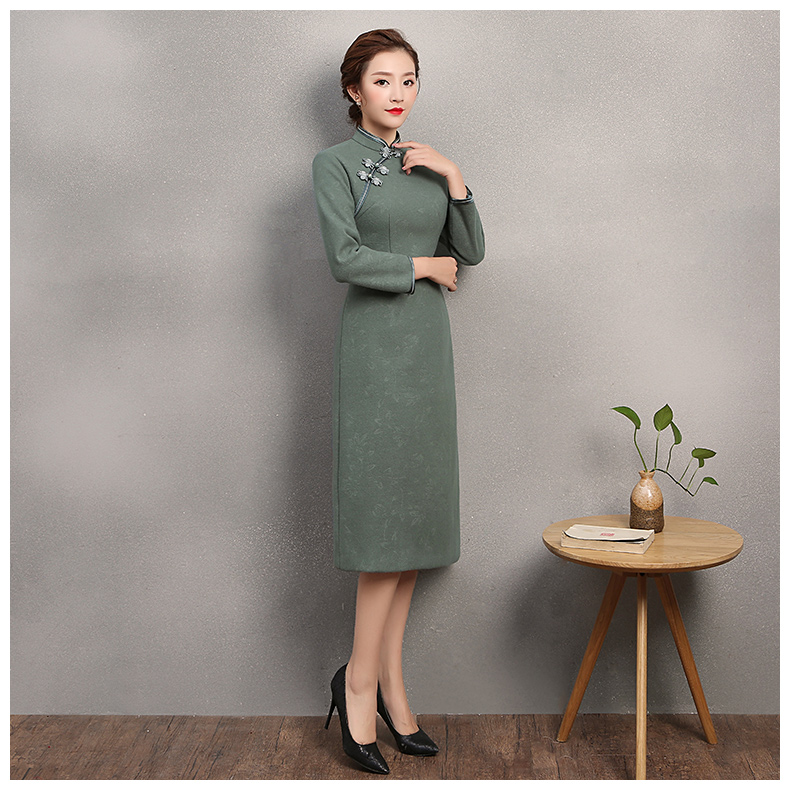 素净灰绿色旗袍，复古中国风旗袍裙