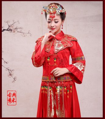 中国传统式新娘礼服，凤冠霞帔中式礼服