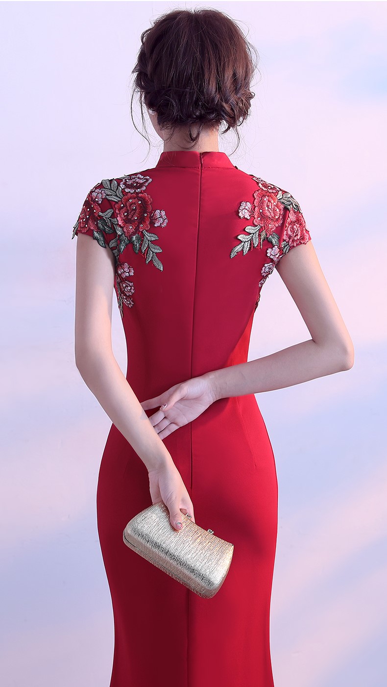 红色刺绣贴花中式礼服，修身鱼尾长款晚礼服