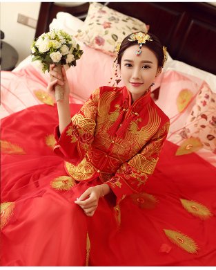 传统古典中式礼服，复古新娘结婚礼服