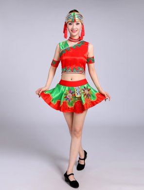 云南彝族壮族女表演超短裙服装，少数民族服装