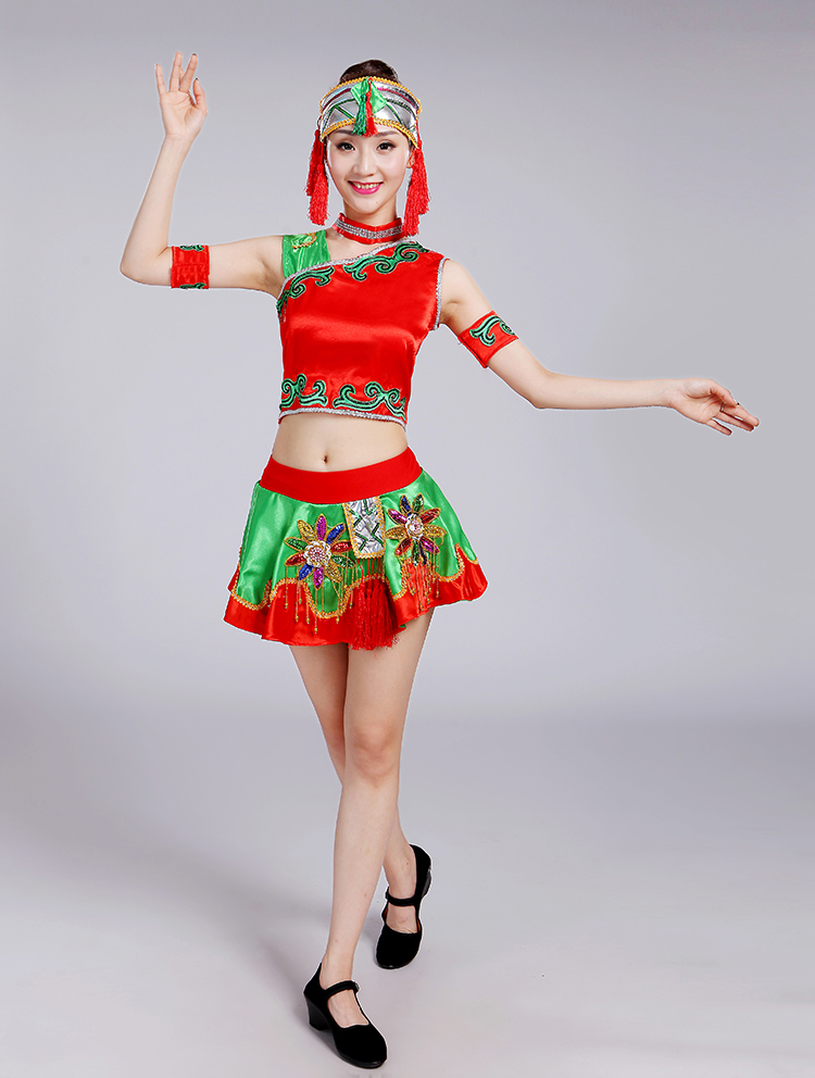 云南彝族壮族女表演超短裙服装，少数民族服装