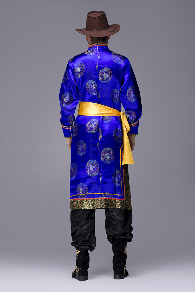 民族风味十足的蒙古族蒙古袍男装，少数民族服
