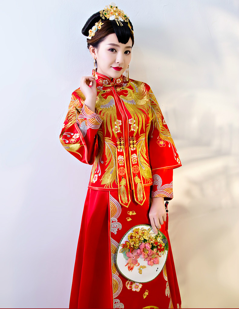 传统中式礼服，红色结婚新娘礼服