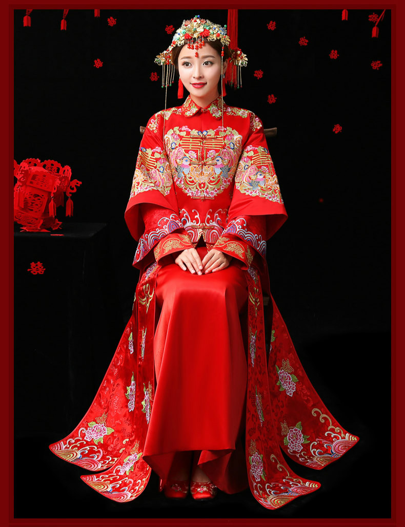 古典中国风中式礼服，红色结婚新娘礼服