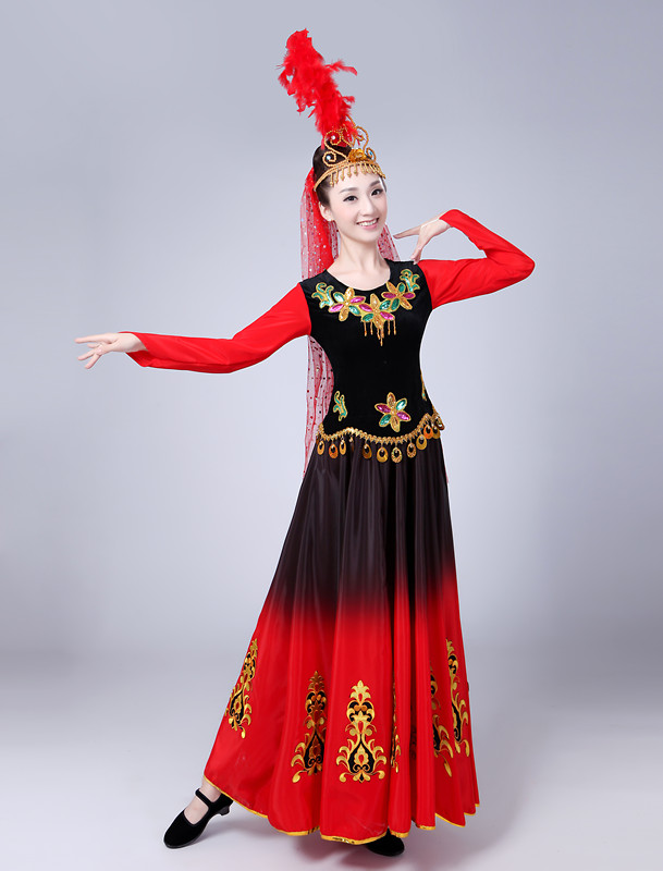 新疆维吾尔族少数民族服装图片