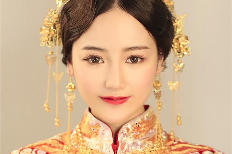 中式新娘精美头饰，金色发饰套装步摇凤冠
