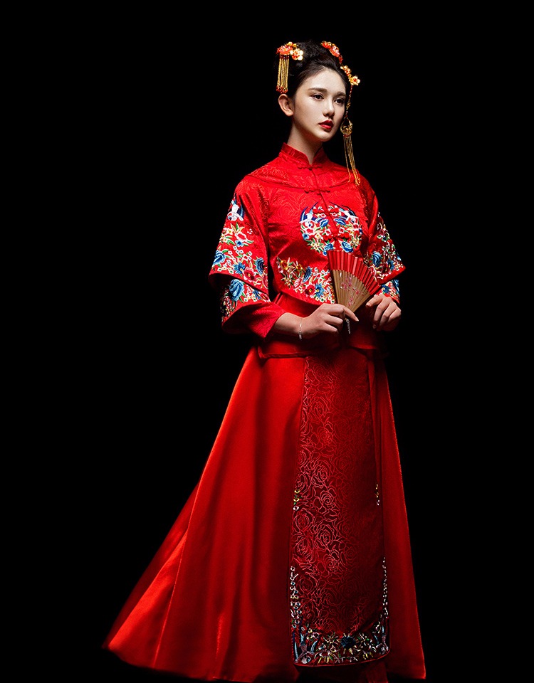 中国古典元素刺绣新娘礼服，敬酒服长袖春装