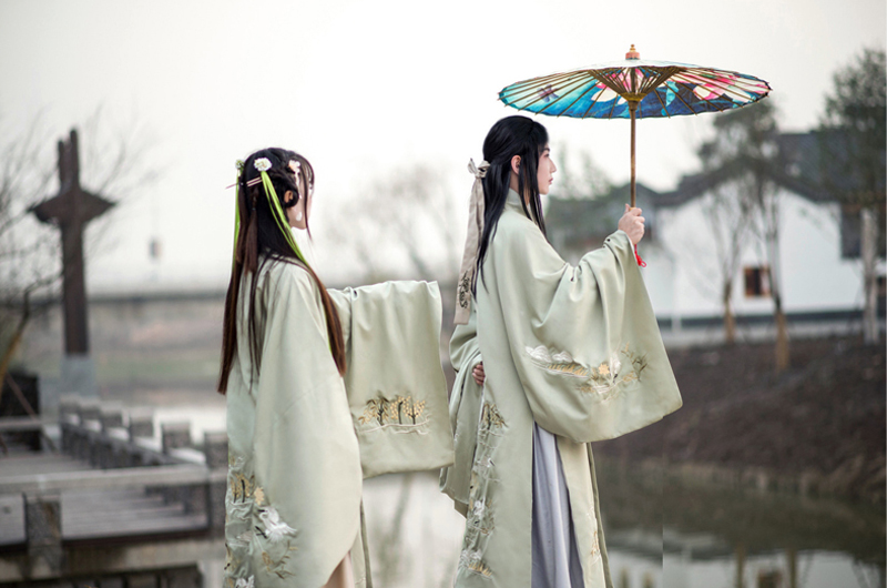 明制披风情侣汉服—等烟雨