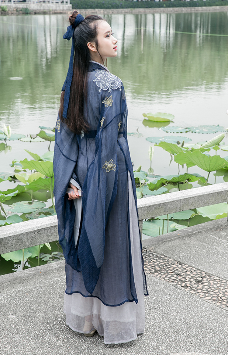 中国风大袖衫汉元素汉服古装美女图片