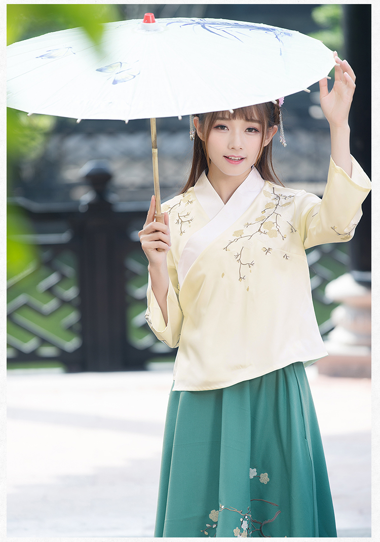 充满古典韵味的改良汉服古装图片