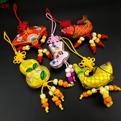 中国风刺绣纪念品绣花香包挂件
