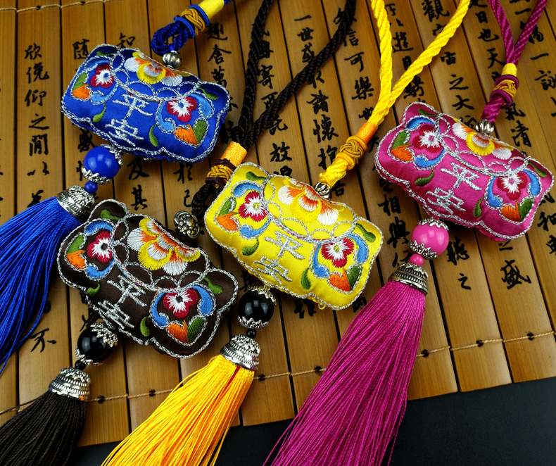 中国风刺绣纪念品绣花香包挂件
